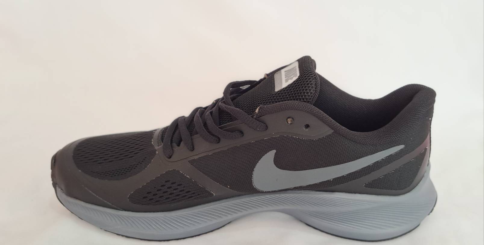 ۲۰۲۴۰۸۰۷_۱۴۲۴۵۶ نایک رانینگ (Nike Guide10 ) - تصویر 1