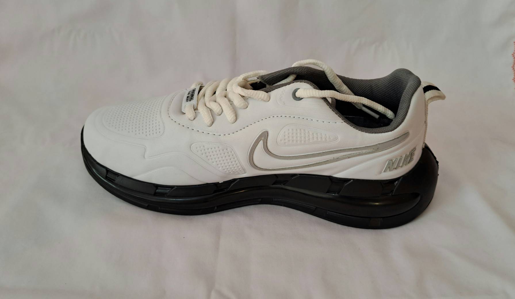 ۲۰۲۴۰۸۰۹_۱۴۲۷۵۷ نایک کف ژله ای ( Nike ) - تصویر 1